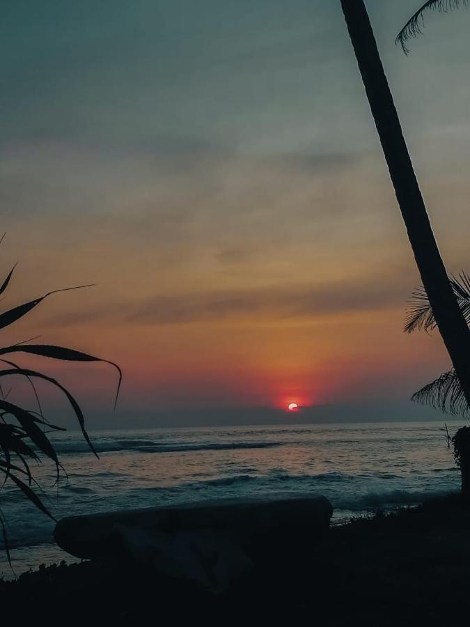 Mermaid Beach Аханґама Екстер'єр фото